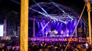 Fotos  SHOW DO EXALTA Festa das Nacoes 2023    Pederneiras SP