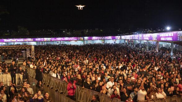 Fotos  SHOW DO EXALTA Festa das Nacoes 2023    Pederneiras SP